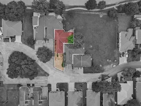 12 Hallmark Drive Panorama Village TX 77304