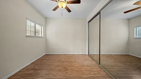 12 Hallmark Drive Panorama Village TX 77304