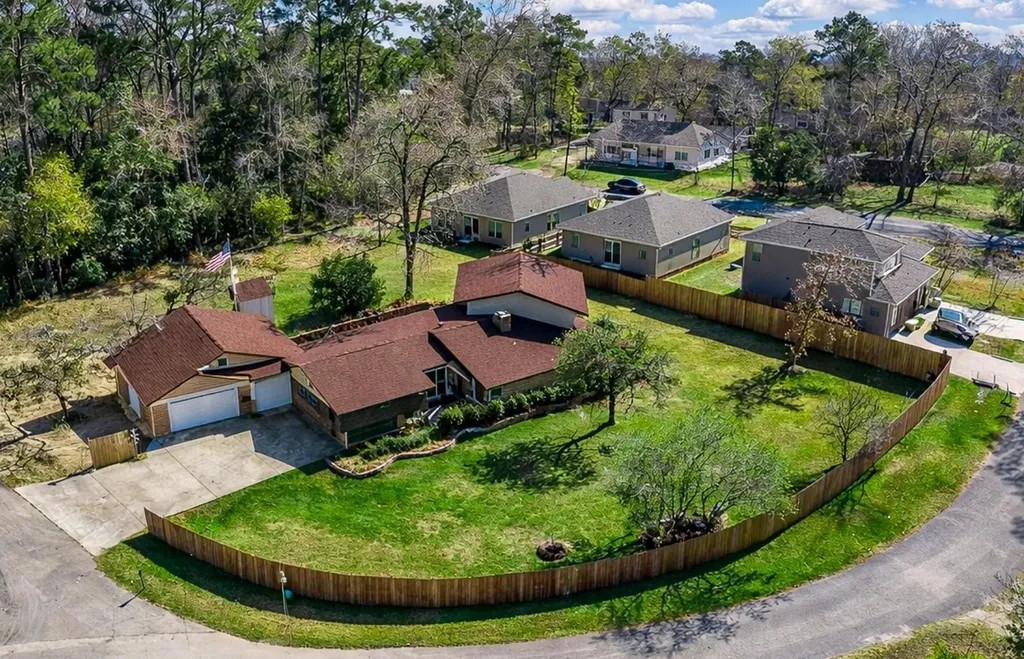 701 Saint Lawrence River Road Montgomery TX 77316