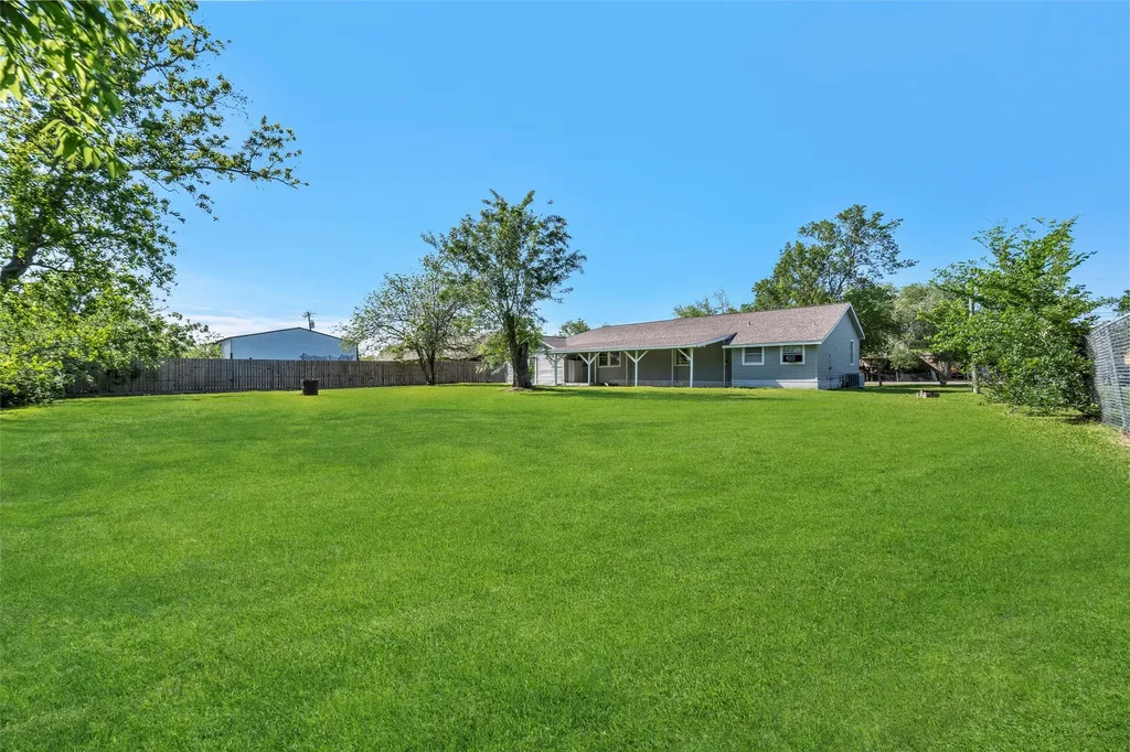 7506 Bluebonnet Street Pearland TX 77584