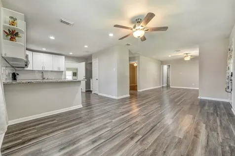 7506 Bluebonnet Street Pearland TX 77584