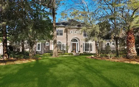 22 W Bracebridge Circle The Woodlands TX 77382