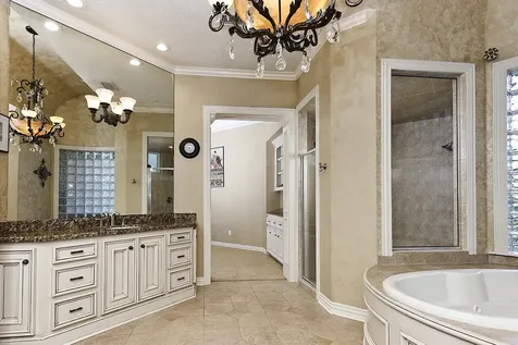 22 W Bracebridge Circle The Woodlands TX 77382