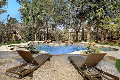 22 W Bracebridge Circle The Woodlands TX 77382