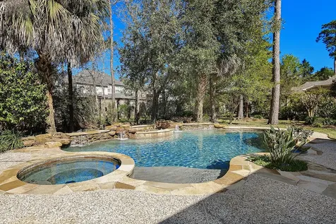22 W Bracebridge Circle The Woodlands TX 77382