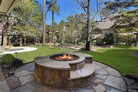 22 W Bracebridge Circle The Woodlands TX 77382