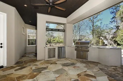 22 W Bracebridge Circle The Woodlands TX 77382