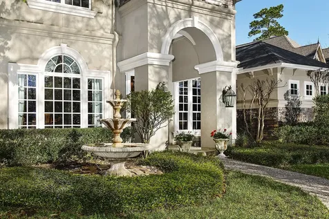 22 W Bracebridge Circle The Woodlands TX 77382