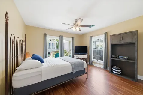 2416 38th Street Galveston TX 77550
