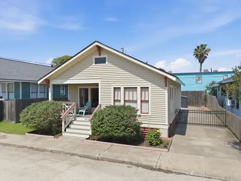 2416 38th Street Galveston TX 77550