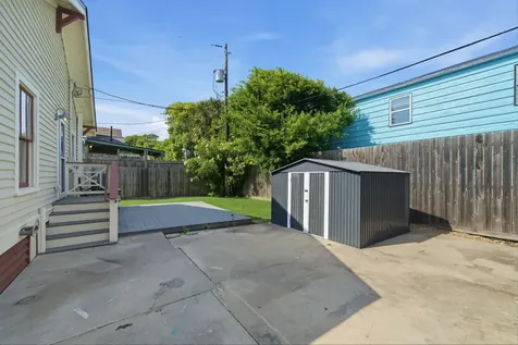 2416 38th Street Galveston TX 77550