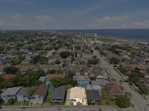 2416 38th Street Galveston TX 77550
