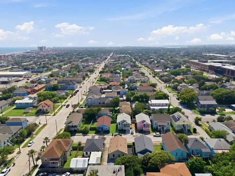 2416 38th Street Galveston TX 77550