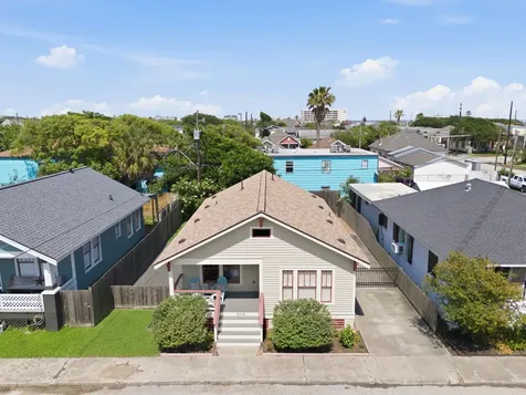 2416 38th Street Galveston TX 77550
