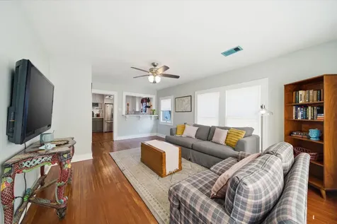 2416 38th Street Galveston TX 77550