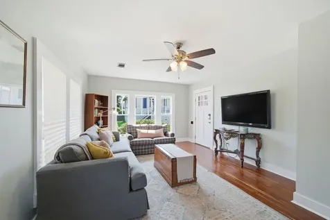 2416 38th Street Galveston TX 77550