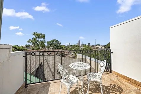 1926 Indiana Street Houston TX 77019