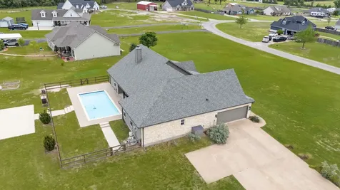 928 Azalea Drive Franklin TX 77856