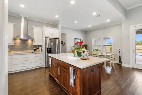 928 Azalea Drive Franklin TX 77856