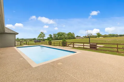 928 Azalea Drive Franklin TX 77856