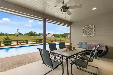 928 Azalea Drive Franklin TX 77856