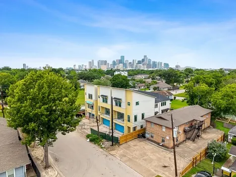 2713 Sampson Street Houston TX 77004