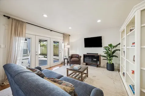 825 Merrill Street Houston TX 77009