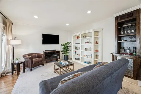 825 Merrill Street Houston TX 77009