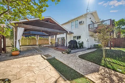 825 Merrill Street Houston TX 77009