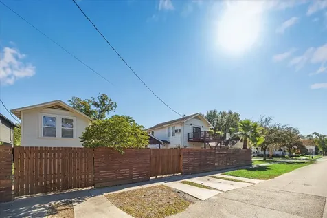 825 Merrill Street Houston TX 77009