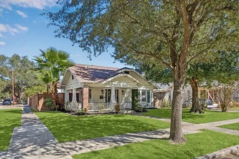 825 Merrill Street Houston TX 77009