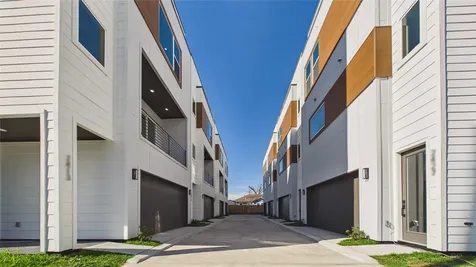 2413 Harrington Street Houston TX 77026