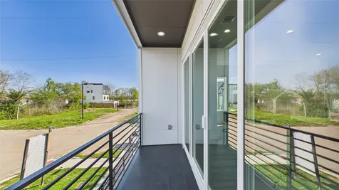 2413 Harrington Street Houston TX 77026