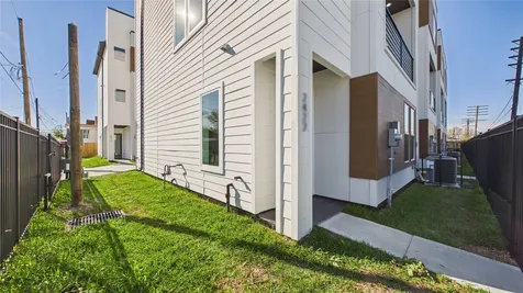2413 Harrington Street Houston TX 77026