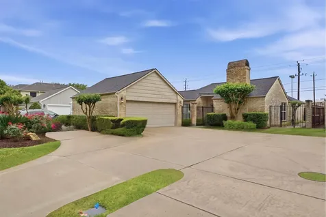 2513 Country Club Boulevard Sugar Land TX 77478