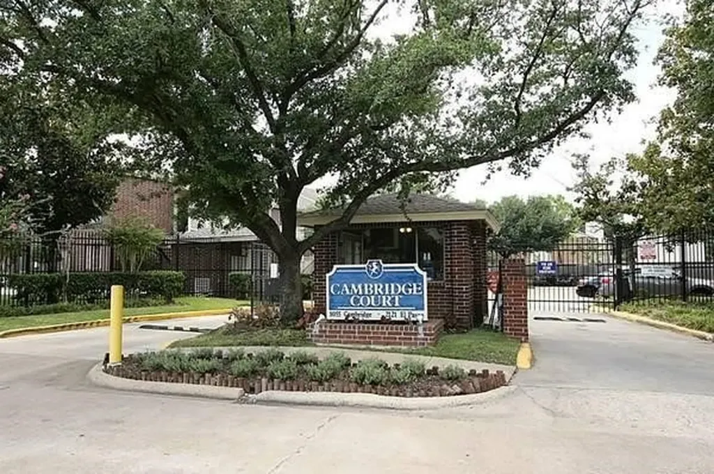 8055 Cambridge Street 35 Houston TX 77054