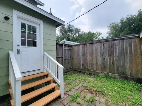 8355 Wier Houston TX 77017