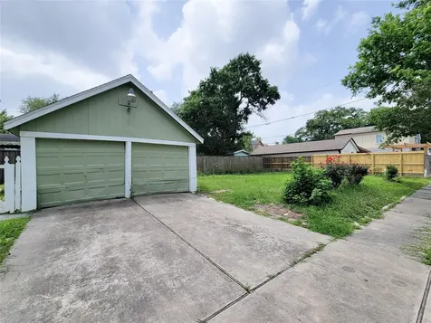 8355 Wier Houston TX 77017