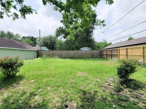 8355 Wier Houston TX 77017