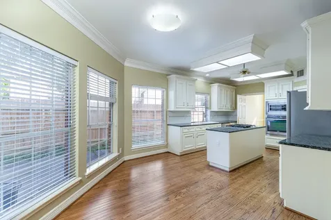 4418 Jane Street Bellaire TX 77401