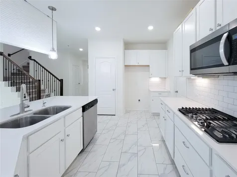 4015 Mossy Banks Lane Houston TX 77068