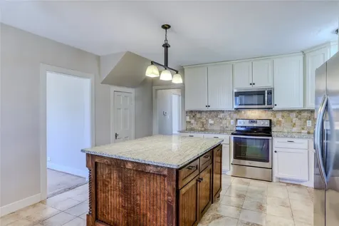 252 S Bell Street Bellville TX 77418