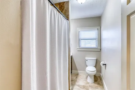 252 S Bell Street Bellville TX 77418