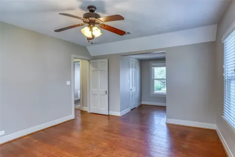 252 S Bell Street Bellville TX 77418