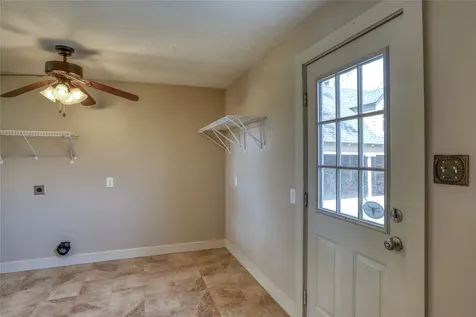 252 S Bell Street Bellville TX 77418