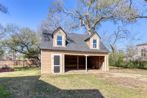 252 S Bell Street Bellville TX 77418