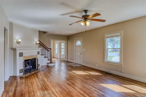 252 S Bell Street Bellville TX 77418