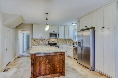 252 S Bell Street Bellville TX 77418