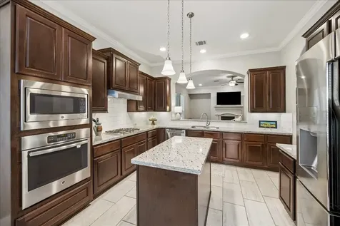 2809 Shadow Woods Court Houston TX 77043