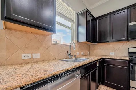 1910 Vermillion View Street Fresno TX 77545